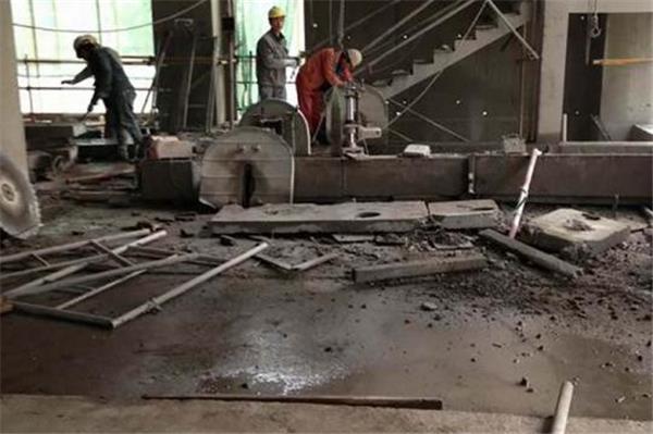 关于混凝土拆除工程怎么收费。