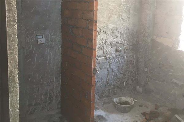 老房子装修，原来洗澡间的瓷砖不拆再重新装修可以吗？
