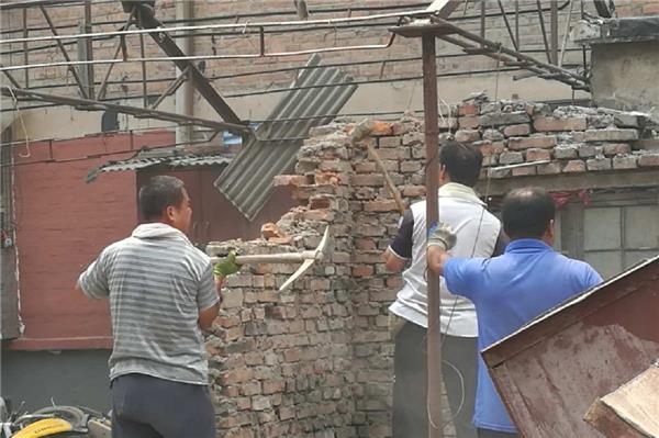 拆砖墙的方法是什么？应该注意什么？