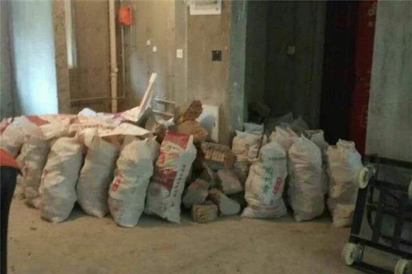 你真的知道砸墙的正确方式吗？其实砸墙也是个技术活