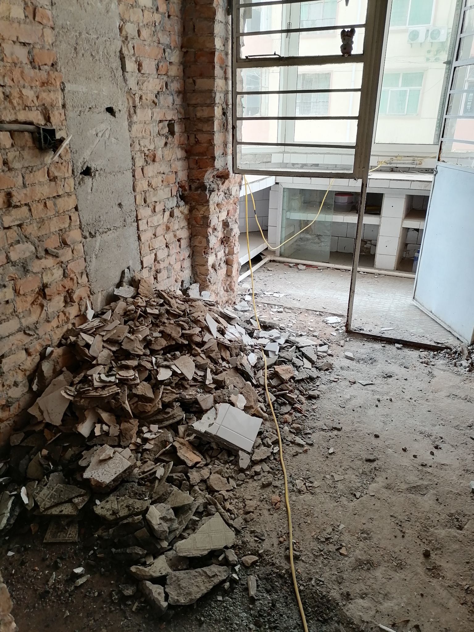 装修拆除，居家拆除，拆墙砖