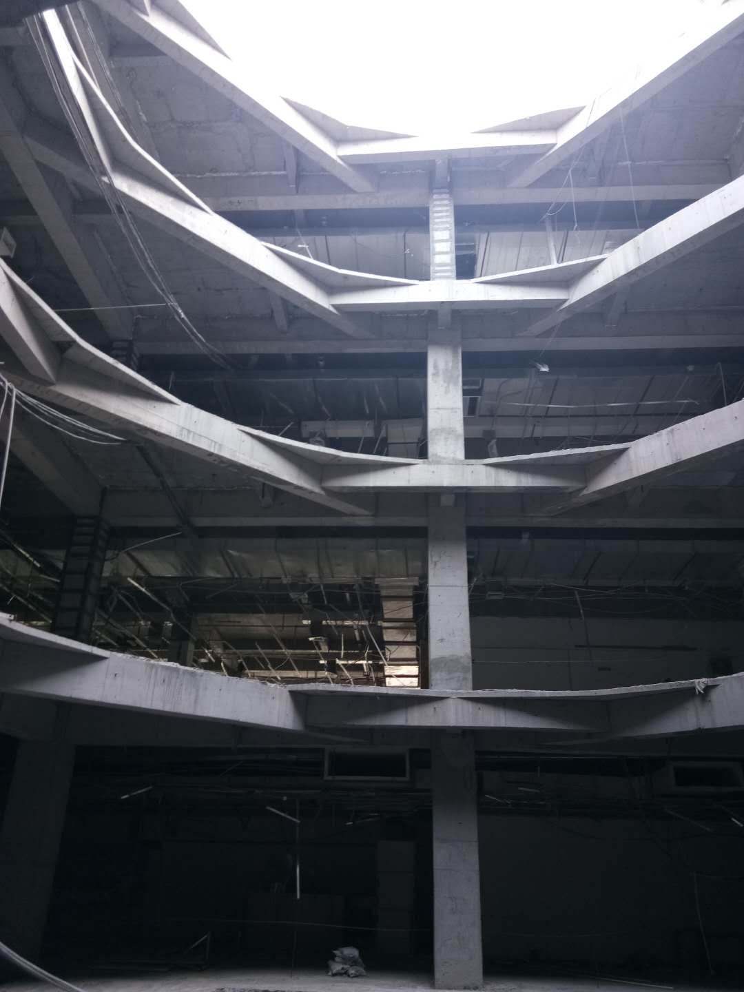 大型商场拆除顺序揭秘:科学规划保障顺利进行